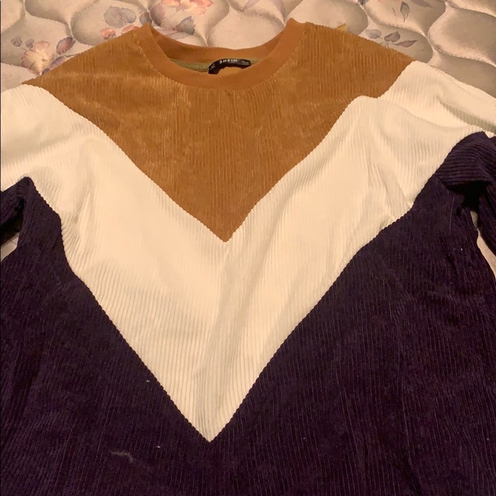 sweater - Picture 2 of 3